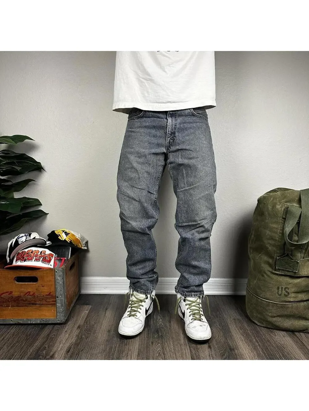 Vintage Levi’s 550 black washed denim jeans straight fit 90s black Levi’s